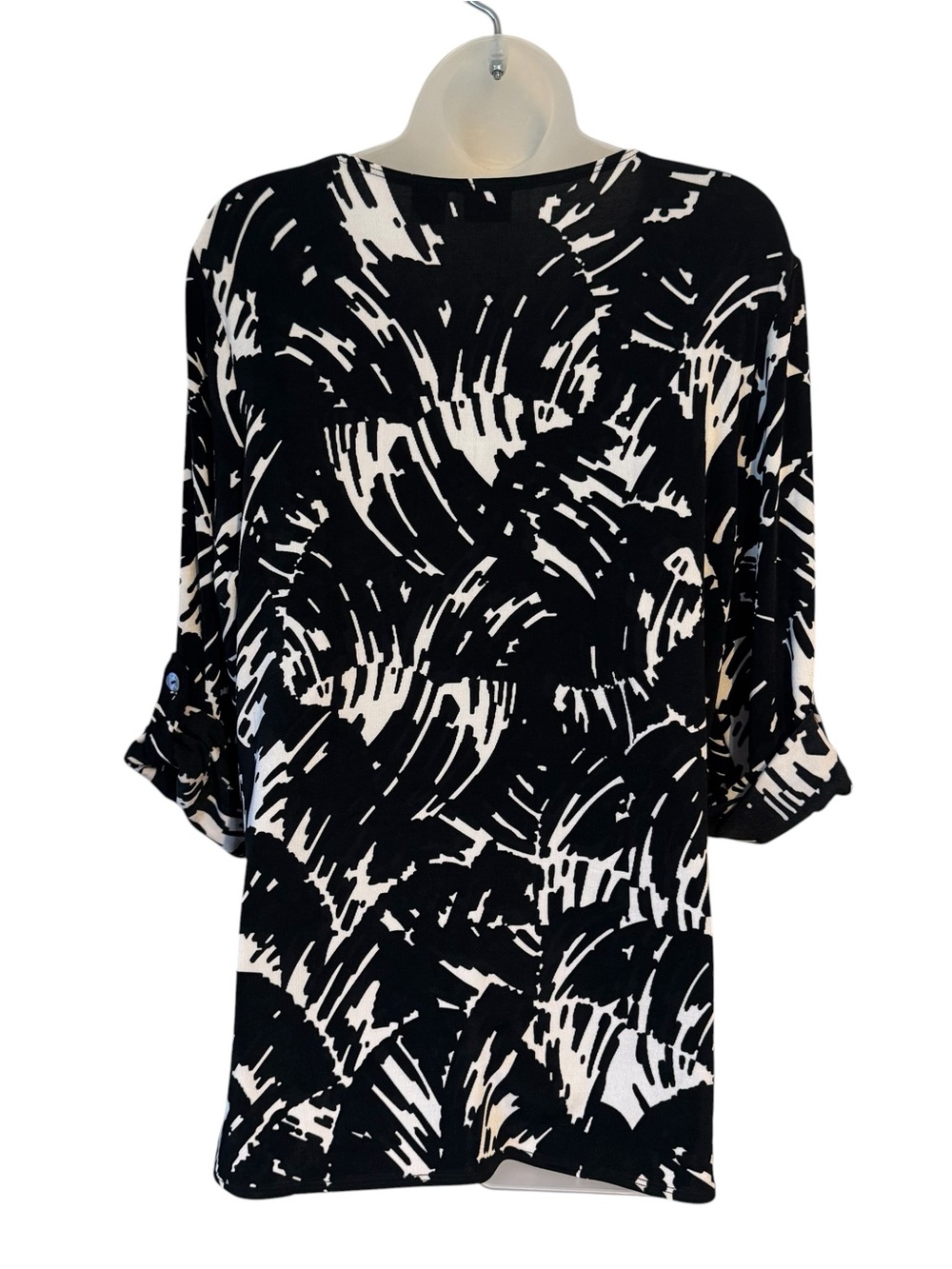 Chico's *travel Collection* Black & White V-Neck Brushstroke Top  12/14   #14 - Picture 5 of 8